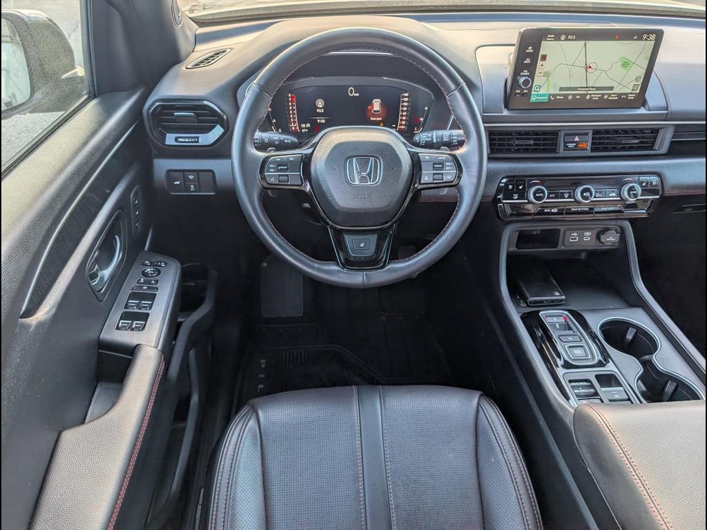 Used 2025 Honda Pilot Black Edition image 11