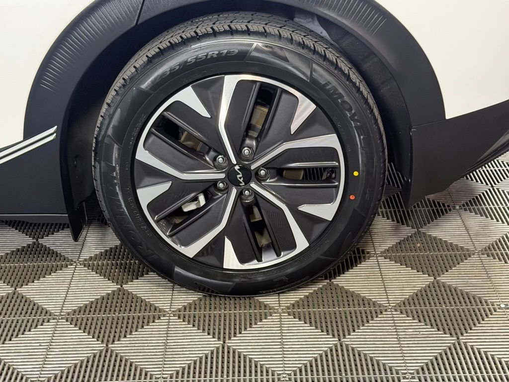 Used 2024 Kia EV6 Light RWD image 13