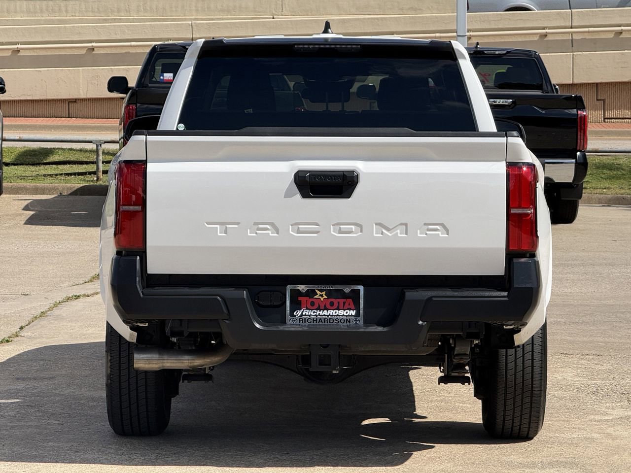 Used 2025 Toyota Tacoma SR image 5