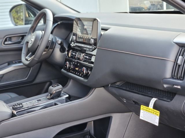 New 2025 Nissan Pathfinder Rock Creek image 12