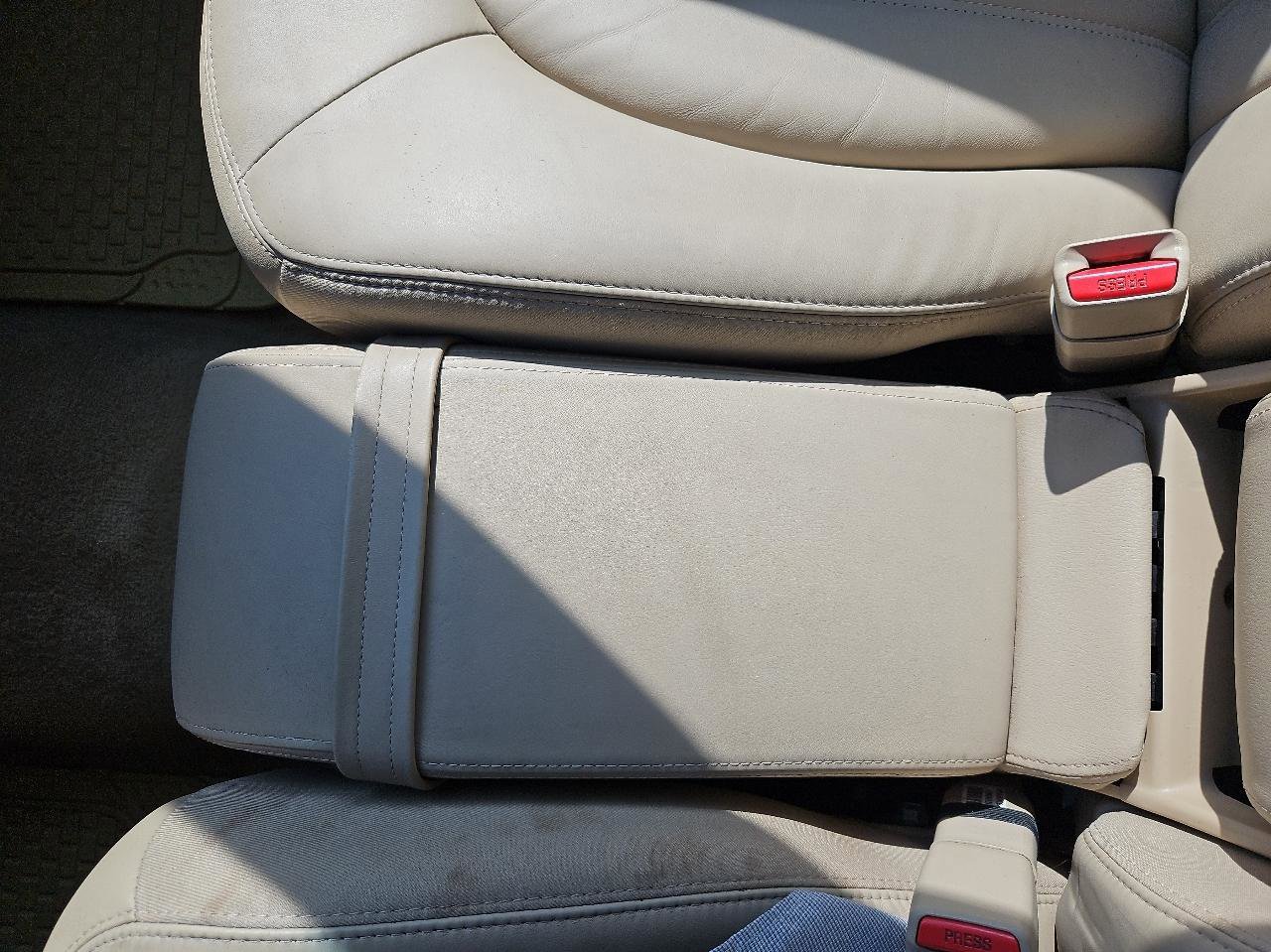 Used 2011 Buick Lucerne CXL w/ Driver Confidence Package FWD image 36