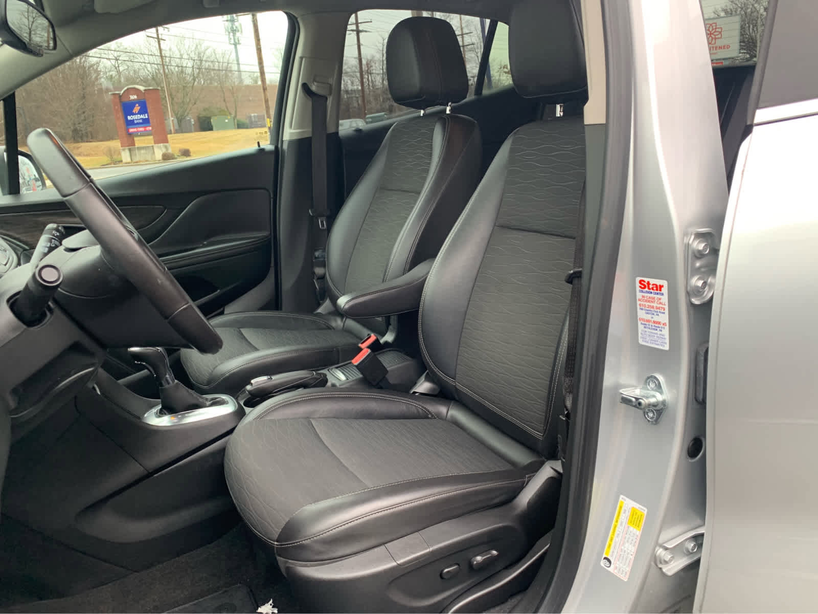 Used 2015 Buick Encore FWD image 12