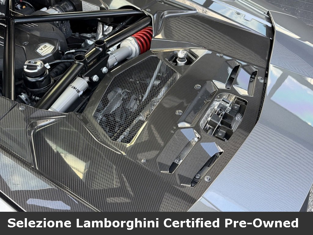 Used 2018 Lamborghini Aventador S image 13