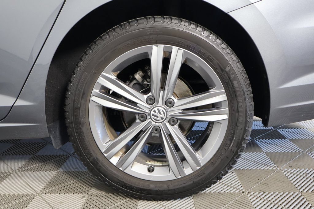 Used 2019 Volkswagen Jetta R-Line FWD image 16