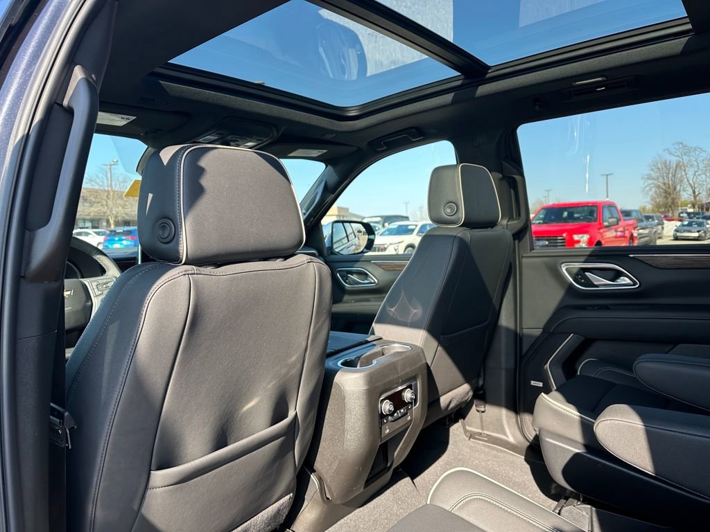 Used 2024 Chevrolet Tahoe Premier w/ Premium Package image 11