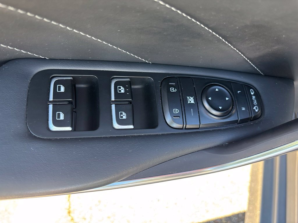 Used 2023 Kia Stinger GT2 AWD/4WD image 11