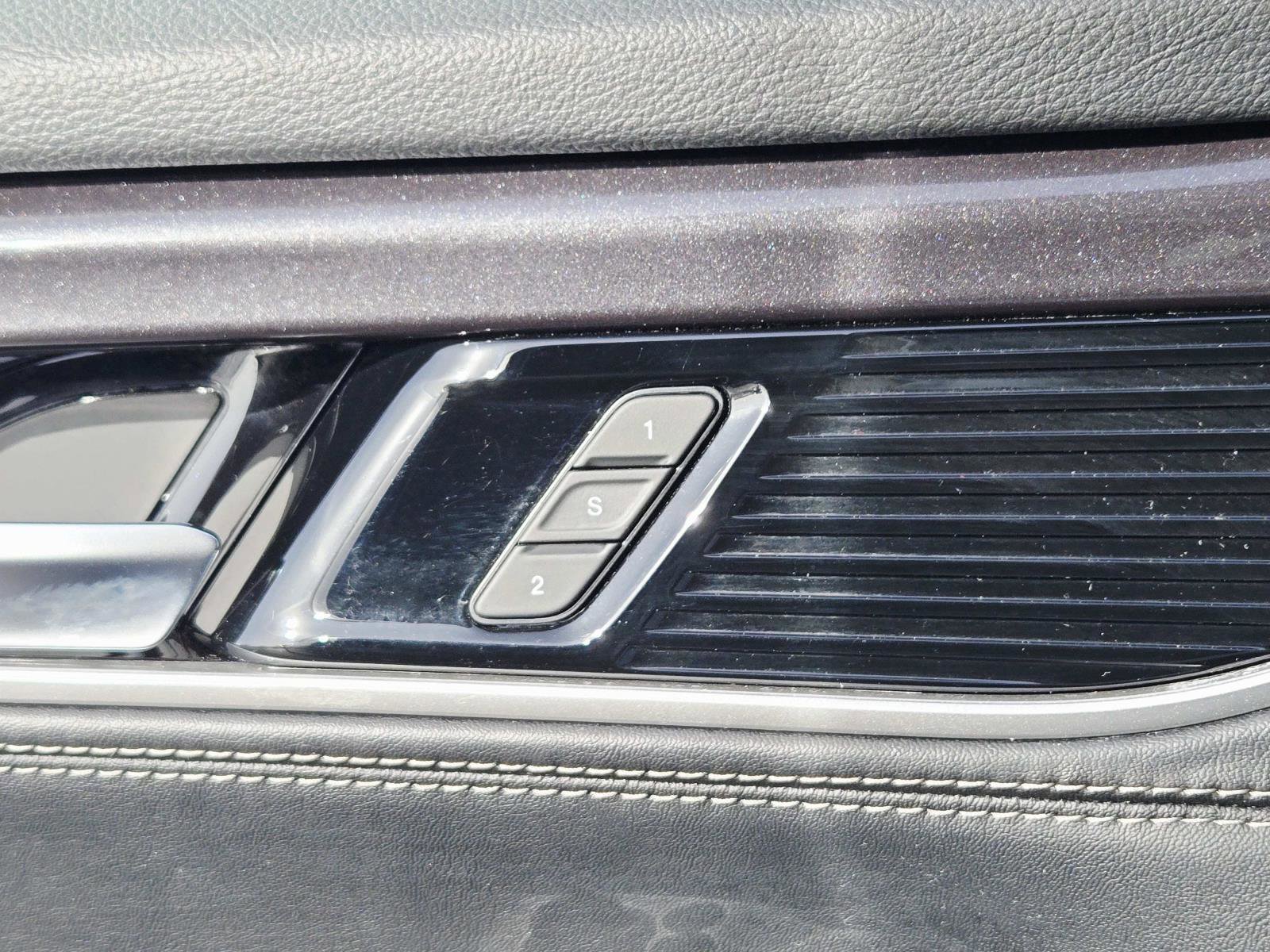 Used 2024 Jeep Wagoneer L 4WD w/ Premium Group I image 43