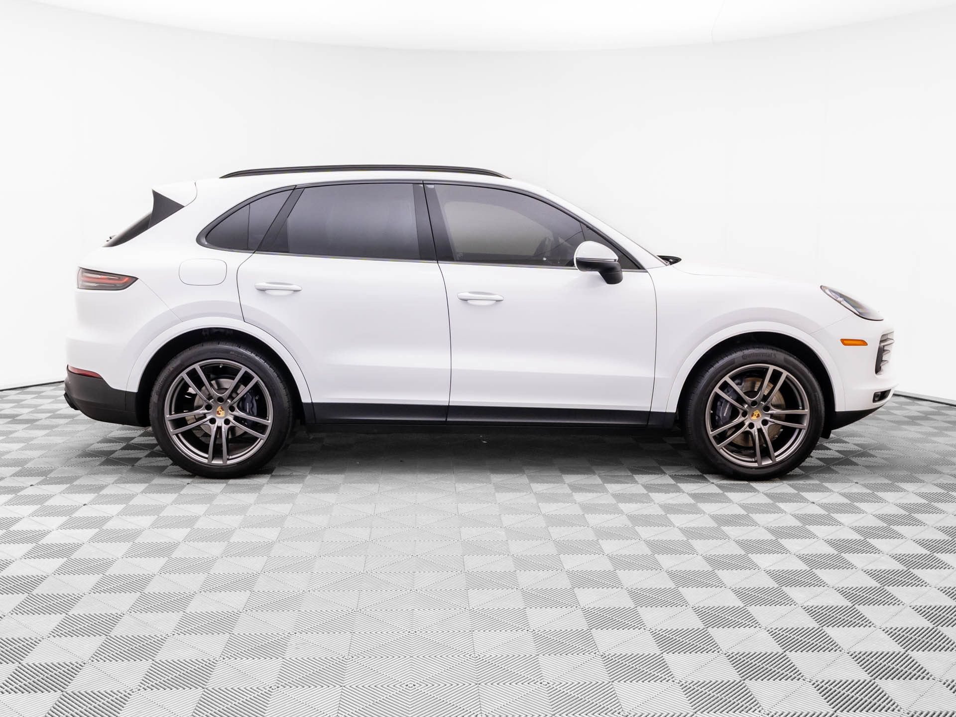 Used 2022 Porsche Cayenne Platinum Edition AWD/4WD image 7