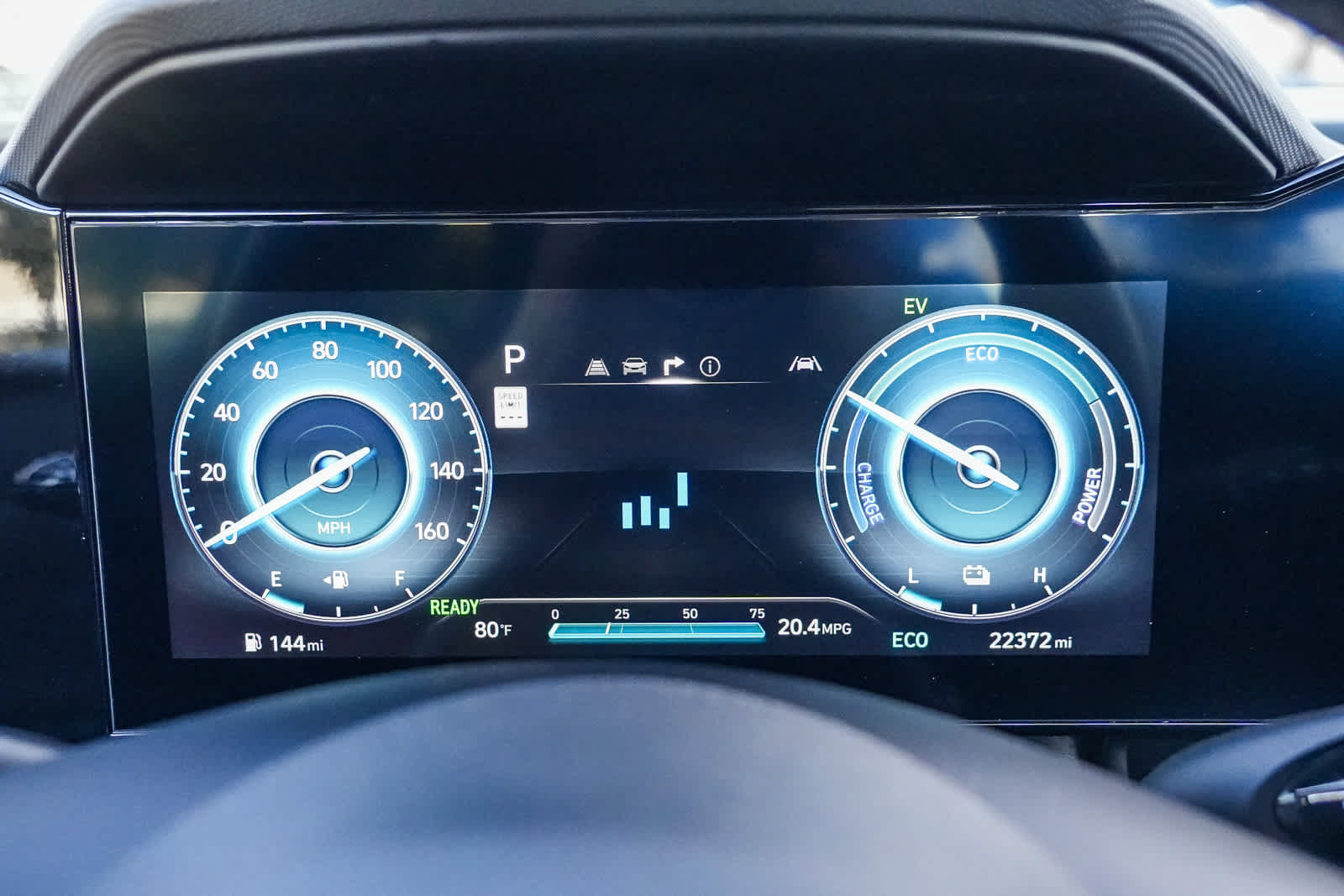 Used 2025 Hyundai Elantra SEL FWD image 23