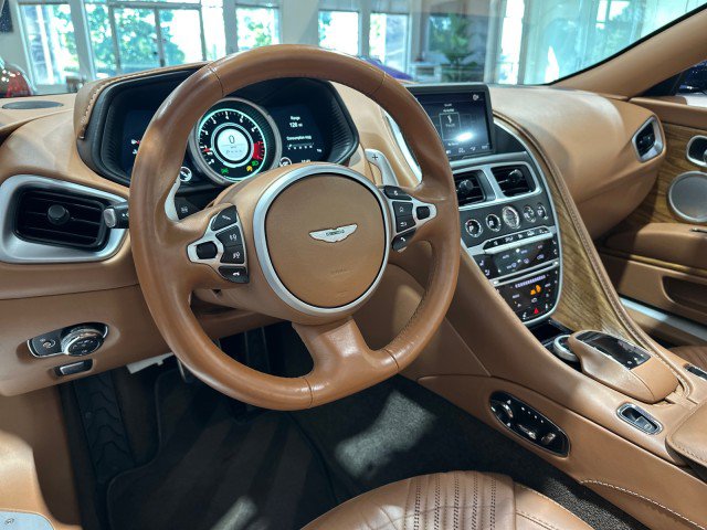 Used 2019 Aston Martin DB11 Volante RWD image 3