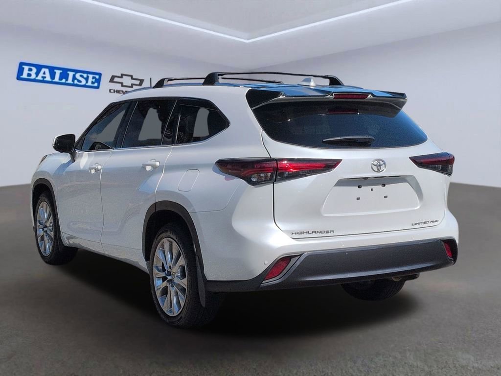 Used 2024 Toyota Highlander Limited AWD/4WD image 5