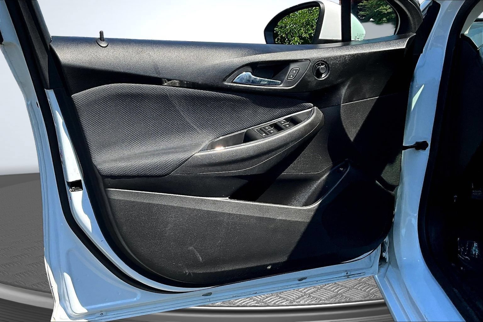 Used 2018 Chevrolet Cruze LS FWD image 20