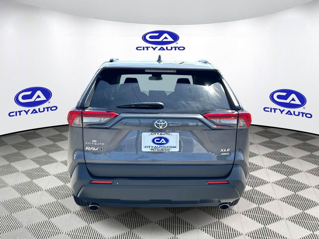 Used 2022 Toyota RAV4 XLE AWD/4WD image 5