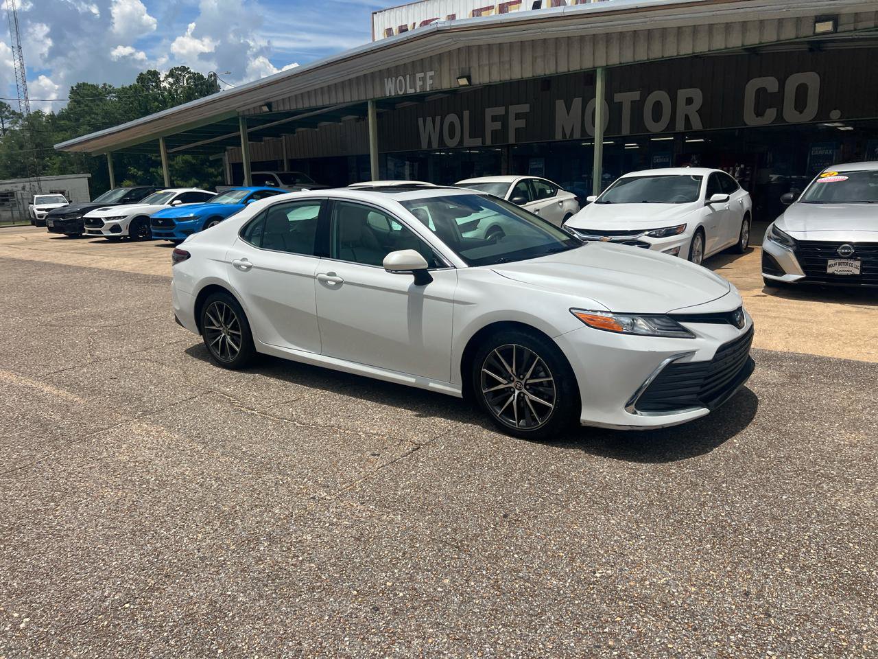 Used 2022 Toyota Camry XLE w/ Cold Weather Package FWD image 5