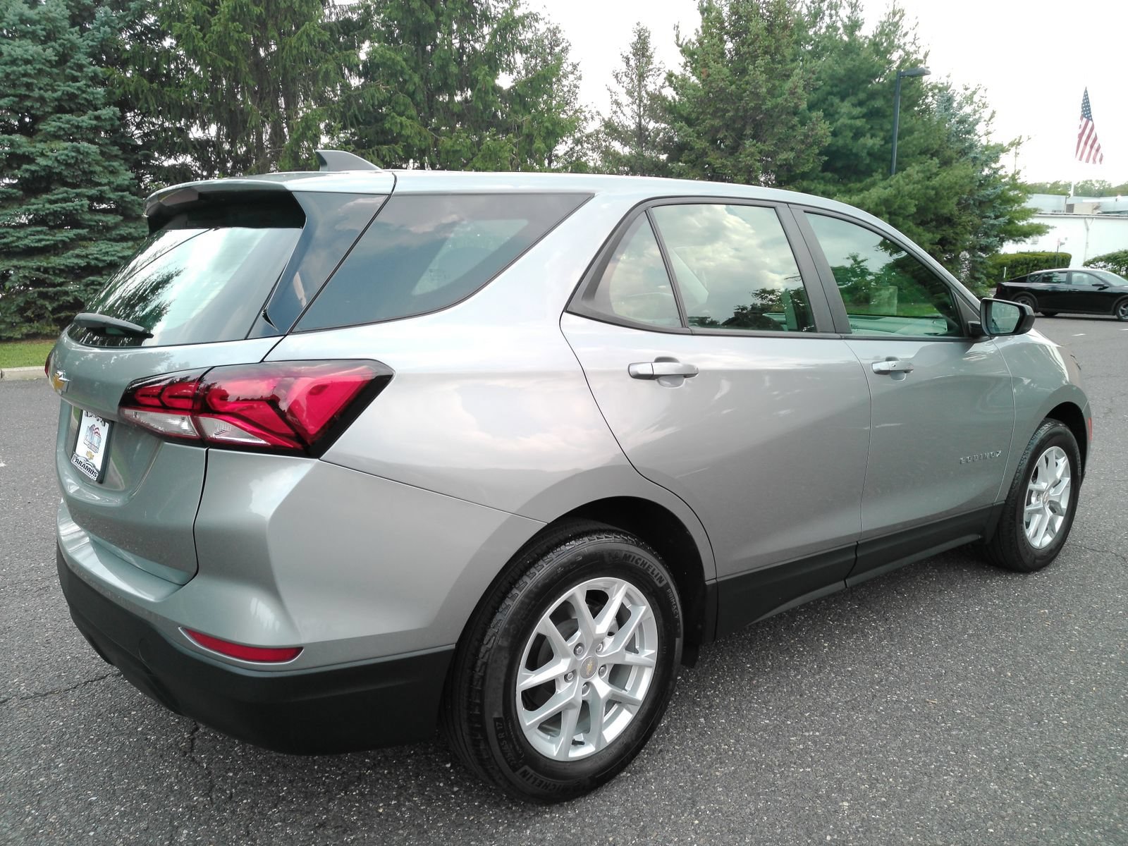 Used 2023 Chevrolet Equinox LS FWD image 6