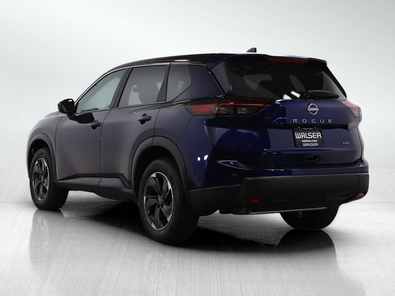 Used 2025 Nissan Rogue SV image 4
