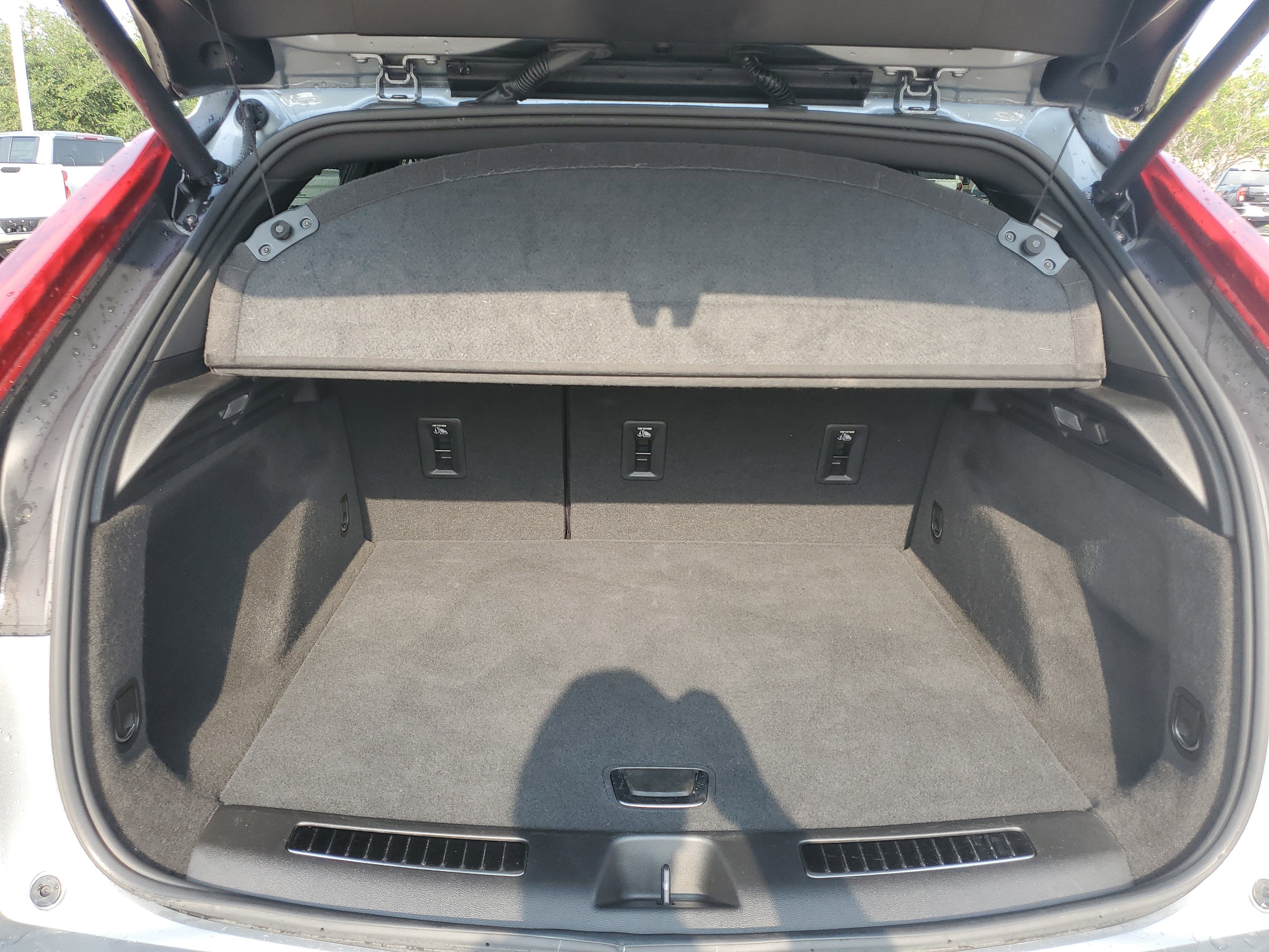 Used 2024 Cadillac XT4 Premium Luxury image 20