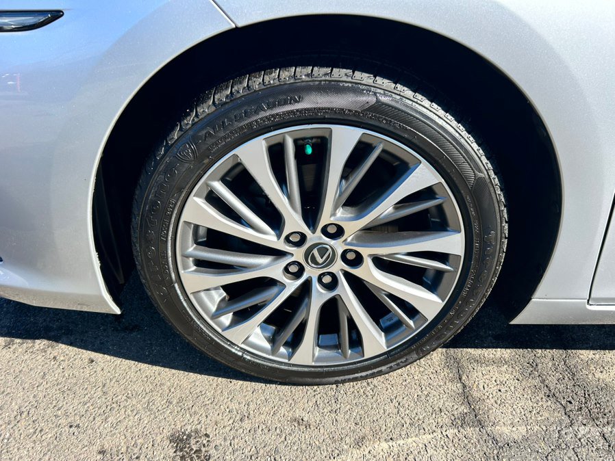 Used 2020 Lexus ES 350 w/ Premium Package image 12