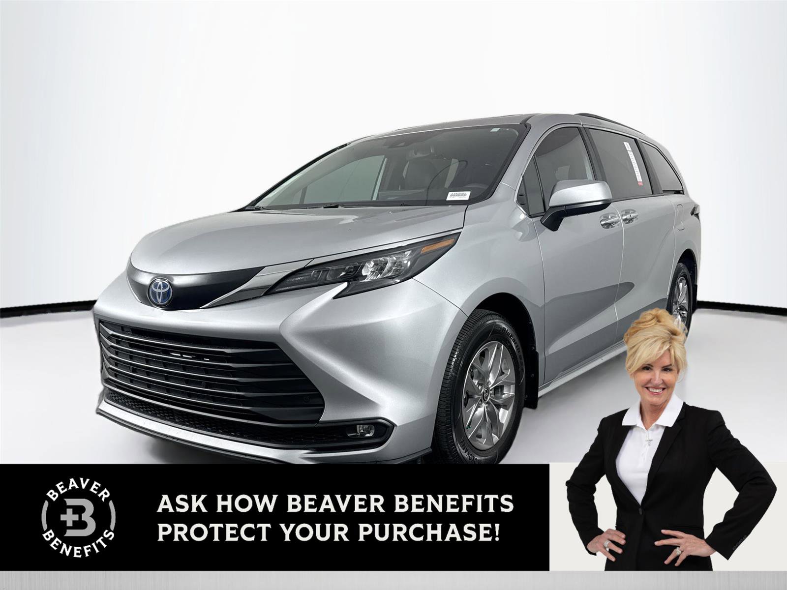 Certified 2025 Toyota Sienna XLE image 1