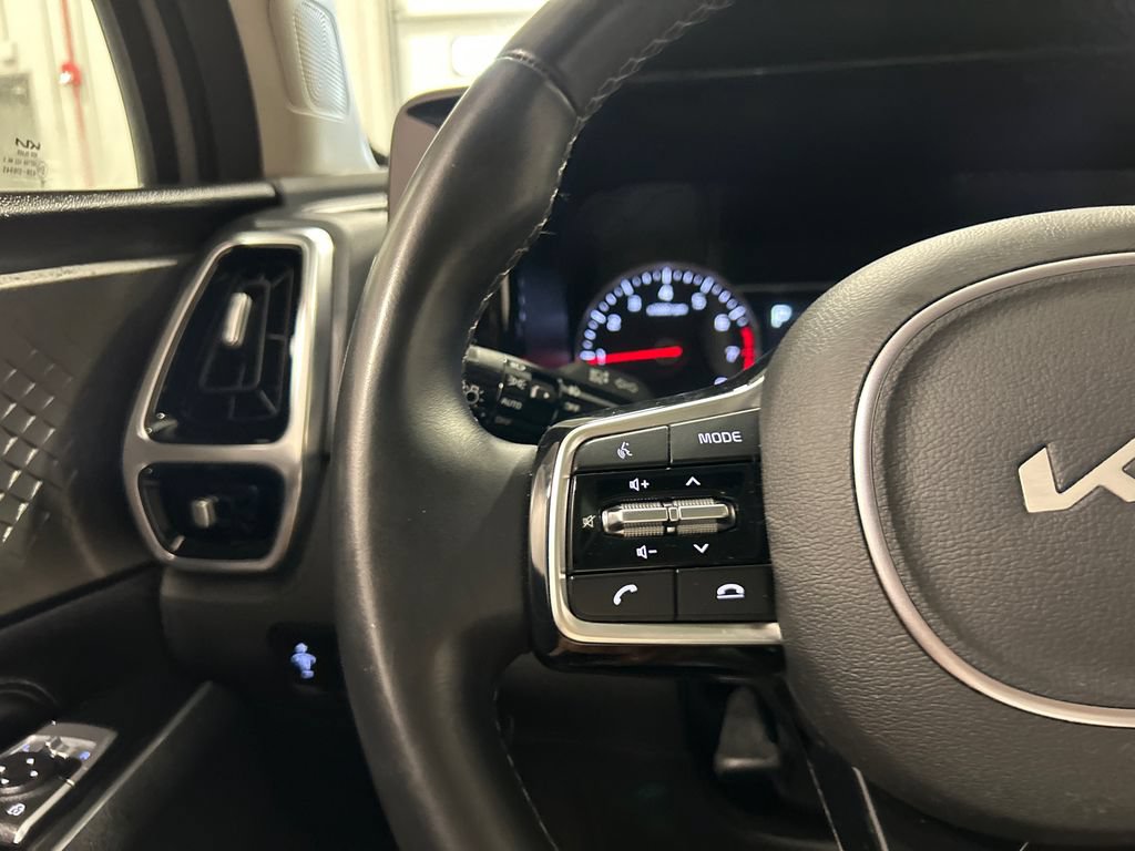 Used 2022 Kia Sorento SX FWD image 19