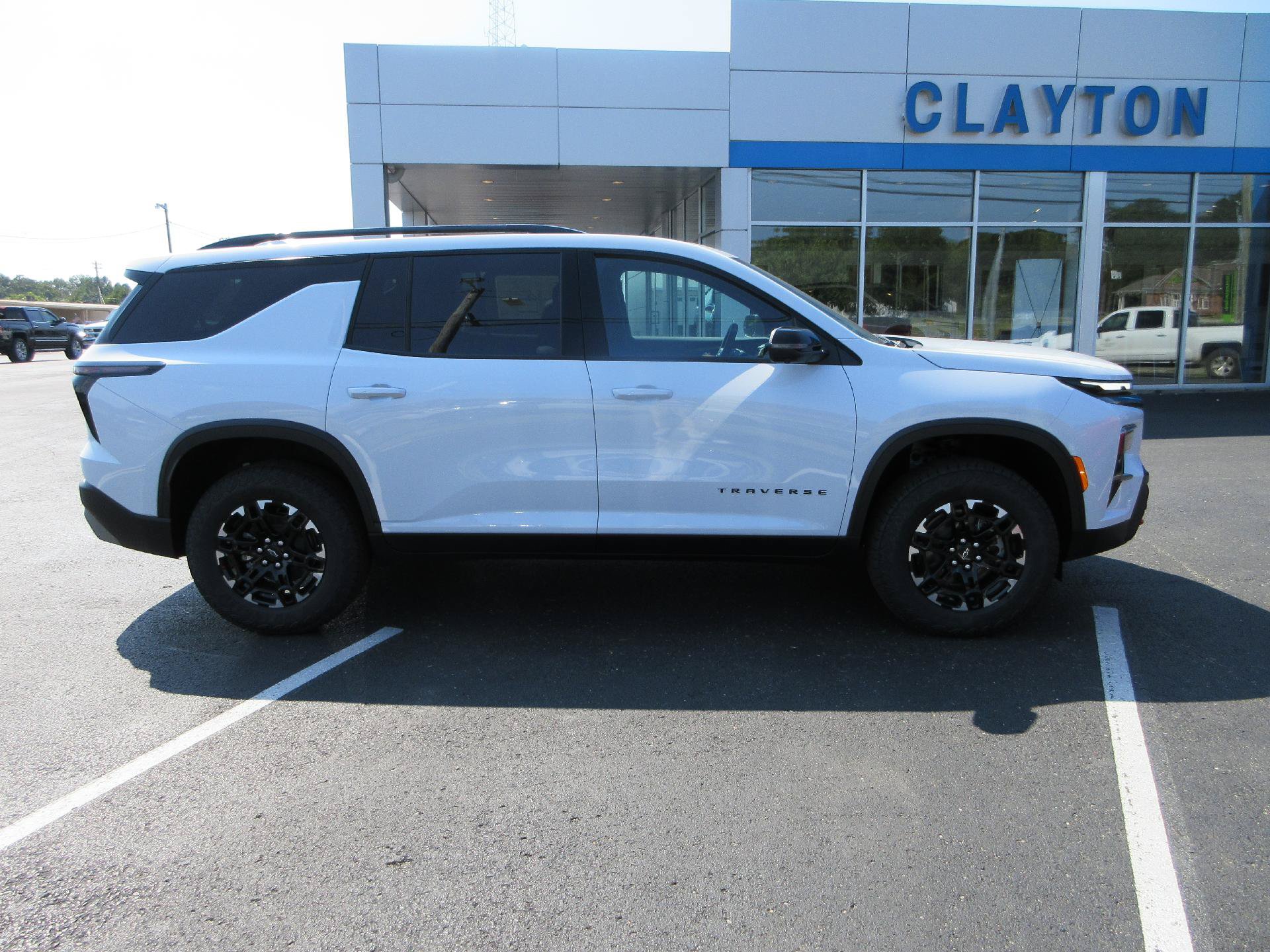 New 2027 Chevrolet Traverse Z71 w/ Driver Confidence Package AWD/4WD image 2
