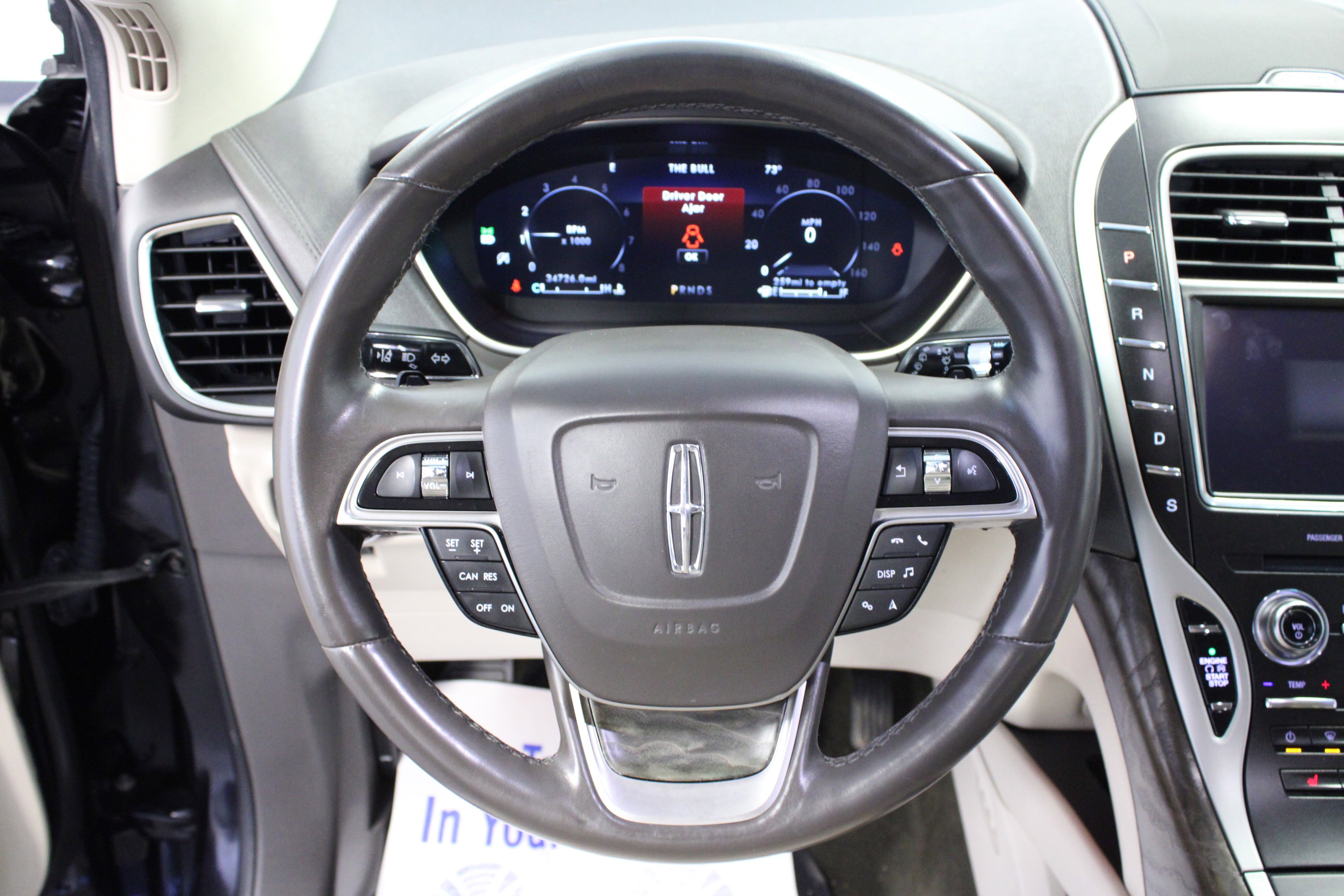 Used 2019 Lincoln Nautilus Select image 17