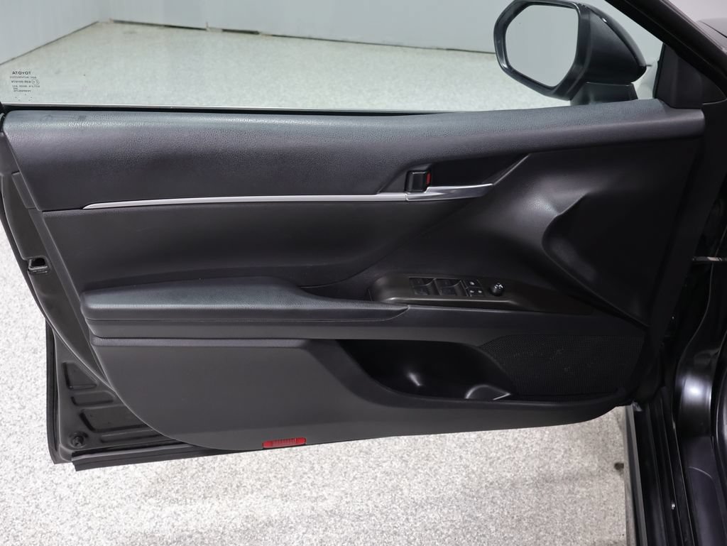 Used 2023 Toyota Camry SE FWD image 12
