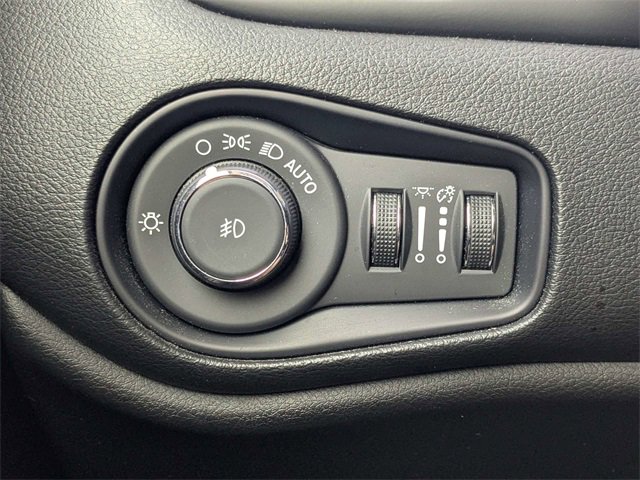 Used 2023 Jeep Renegade Altitude image 22
