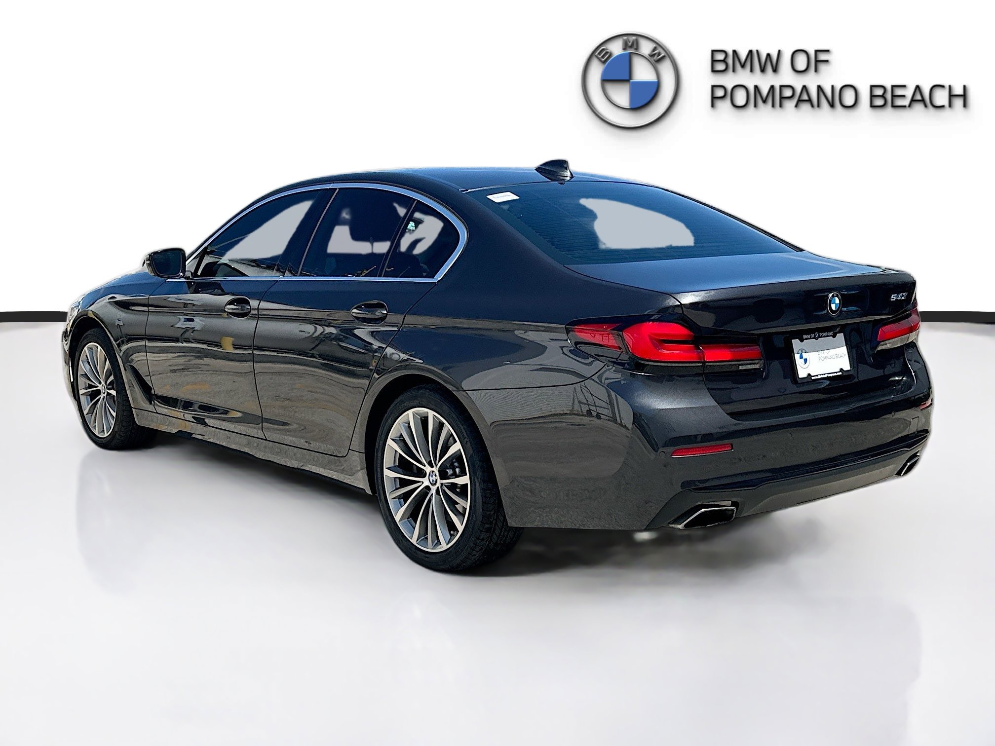 Used 2023 BMW 540i w/ Premium Package image 5