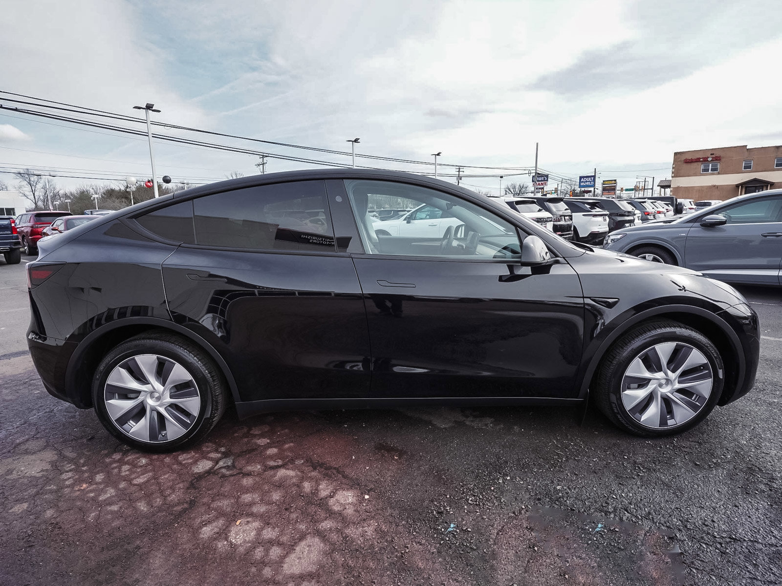 Used 2024 Tesla Model Y Long Range image 43