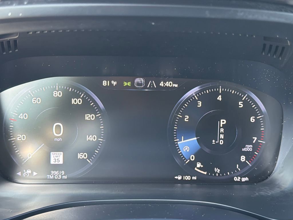 Used 2019 Volvo XC60 T5 Momentum w/ Multimedia Package AWD/4WD image 23