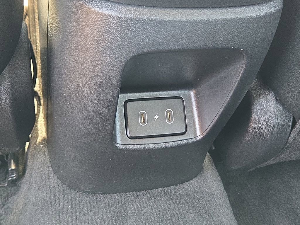 Used 2025 Hyundai Elantra Limited FWD image 15