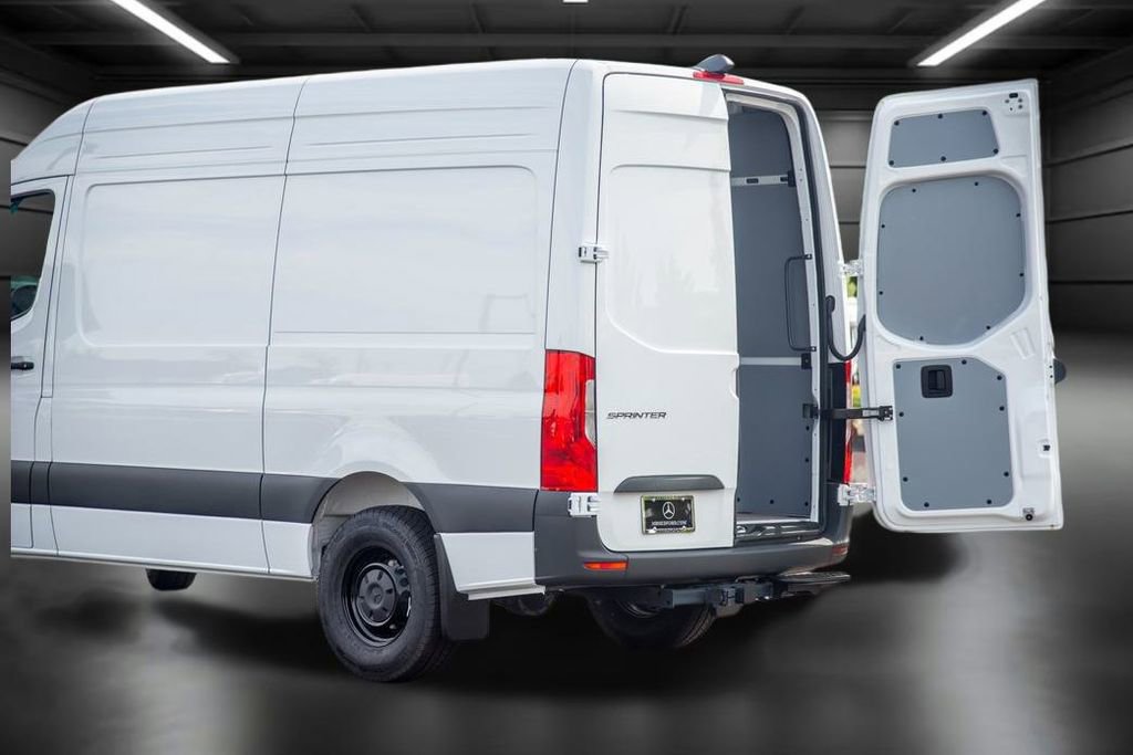 Used 2024 Mercedes-Benz Sprinter 144 Cargo image 18