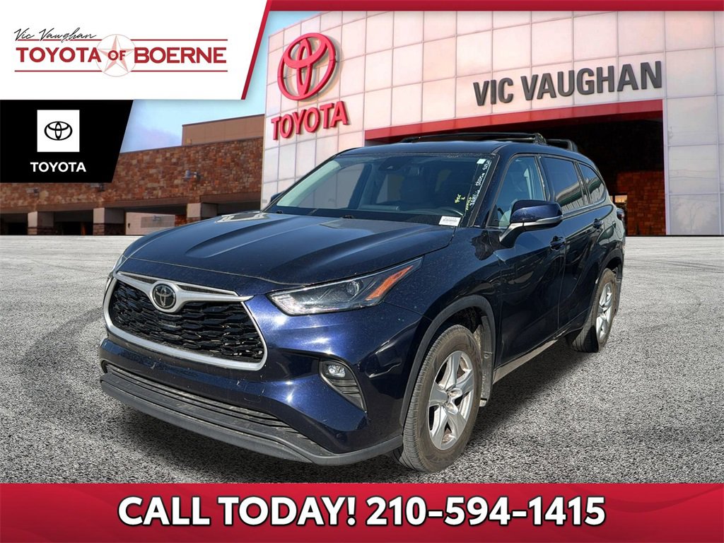 Certified 2022 Toyota Highlander LE image 1
