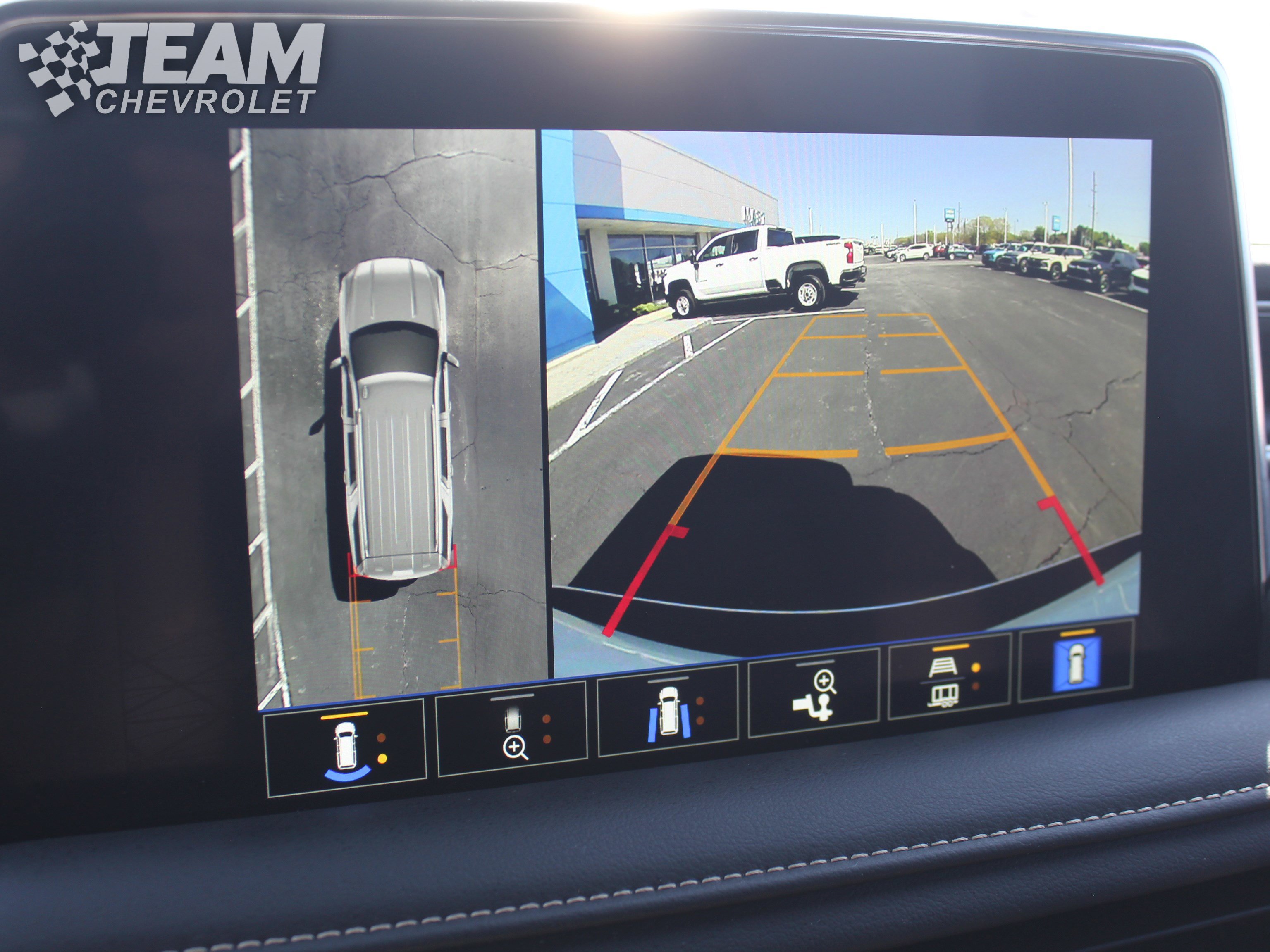 Used 2023 GMC Yukon SLT w/ SLT Luxury Package AWD/4WD image 17