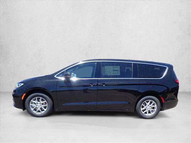 New 2025 Chrysler Pacifica Select FWD image 2