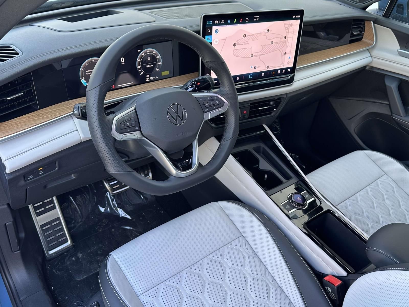 New 2026 Volkswagen Tiguan SEL R-Line image 10