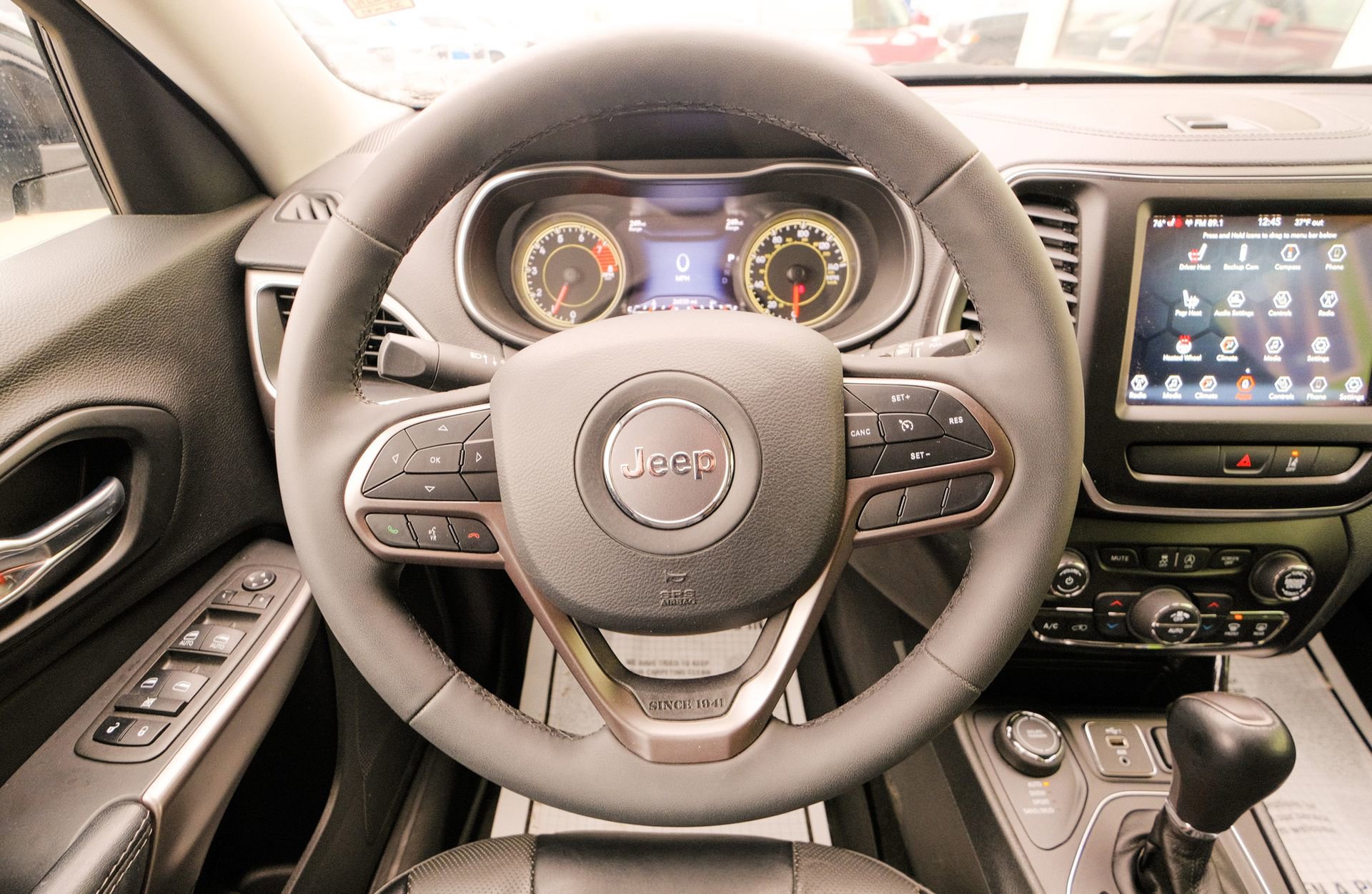 Used 2022 Jeep Cherokee Latitude Lux w/ Sun & Sound Group image 34