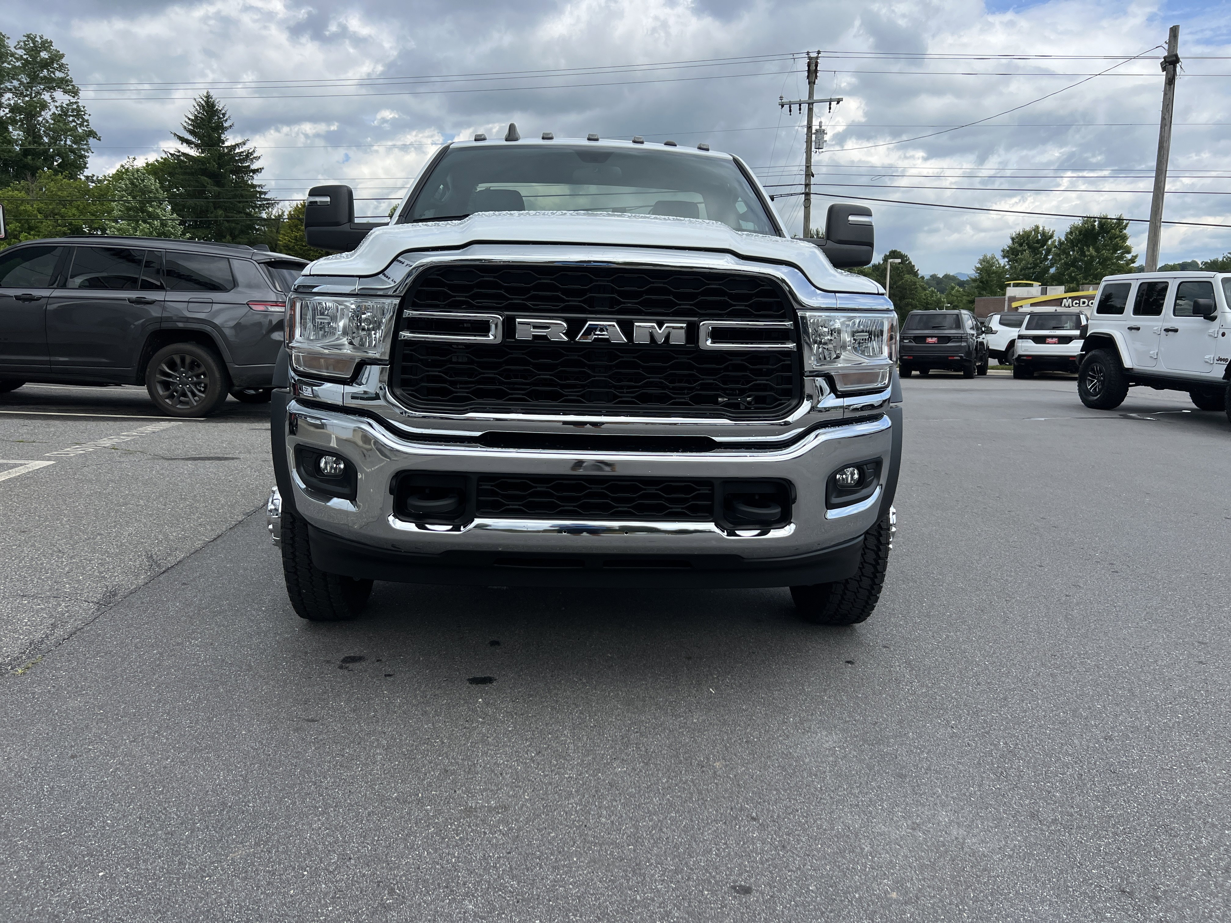 Used 2024 RAM 5500 Tradesman AWD/4WD image 6