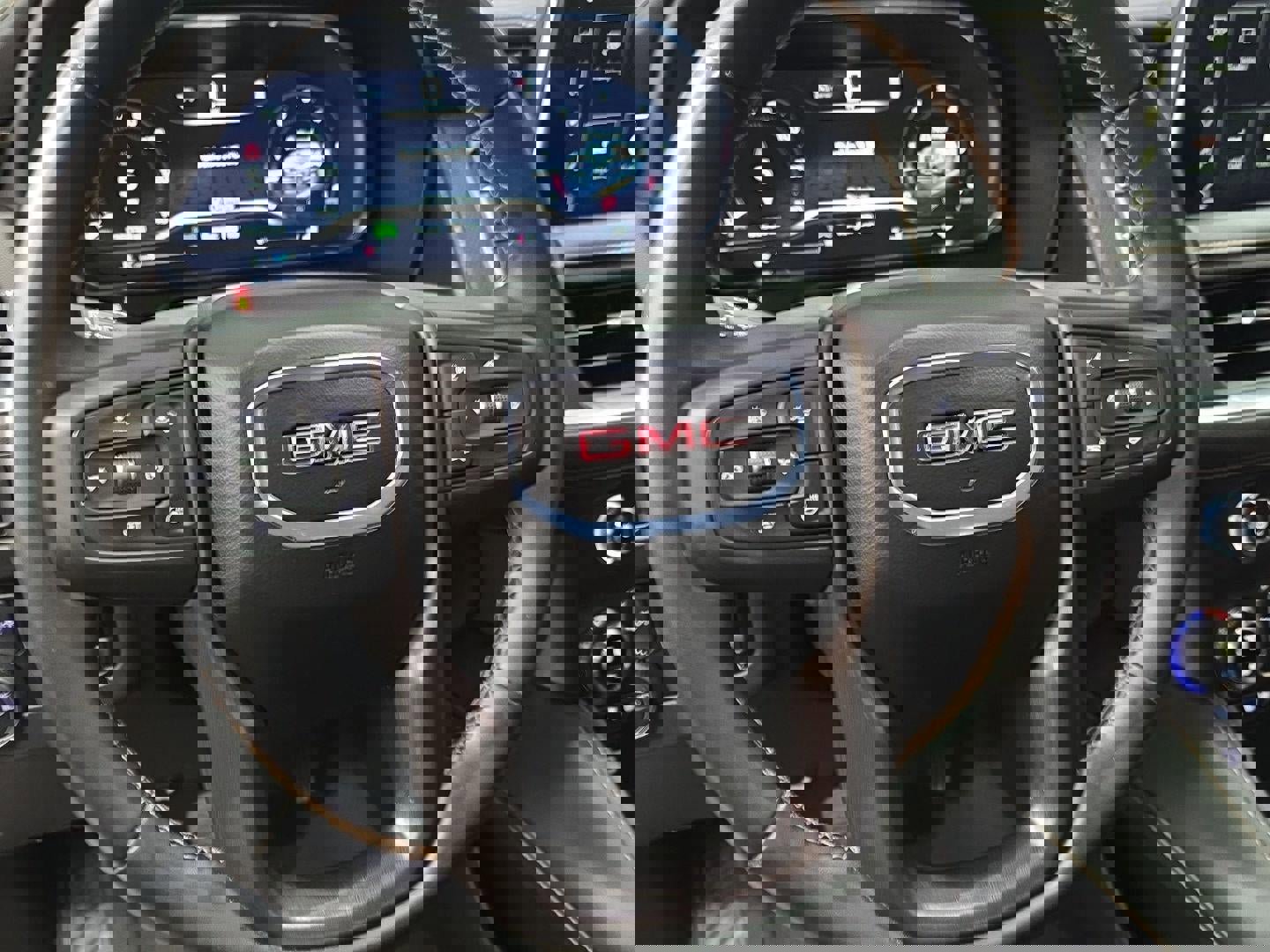 Used 2024 GMC Yukon AT4 image 10