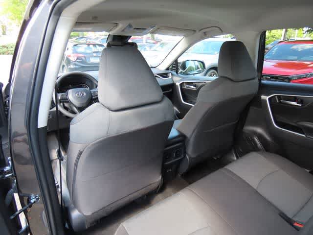 Used 2025 Toyota RAV4 XLE AWD/4WD image 14