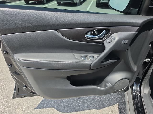 Used 2019 Nissan Rogue SV w/ Premium Package AWD/4WD image 18