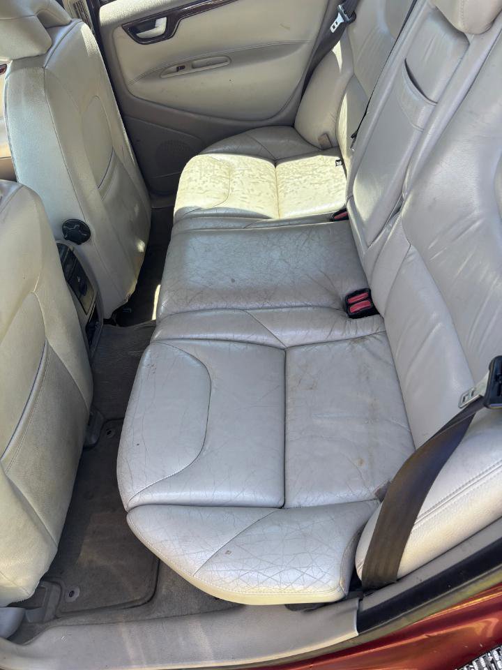 Used 2005 Volvo V70 2.4 FWD image 18