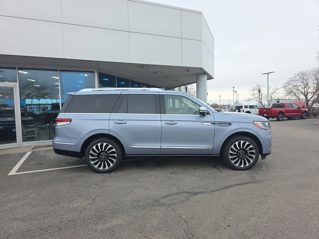 Used 2022 Lincoln Navigator Black Label image 6