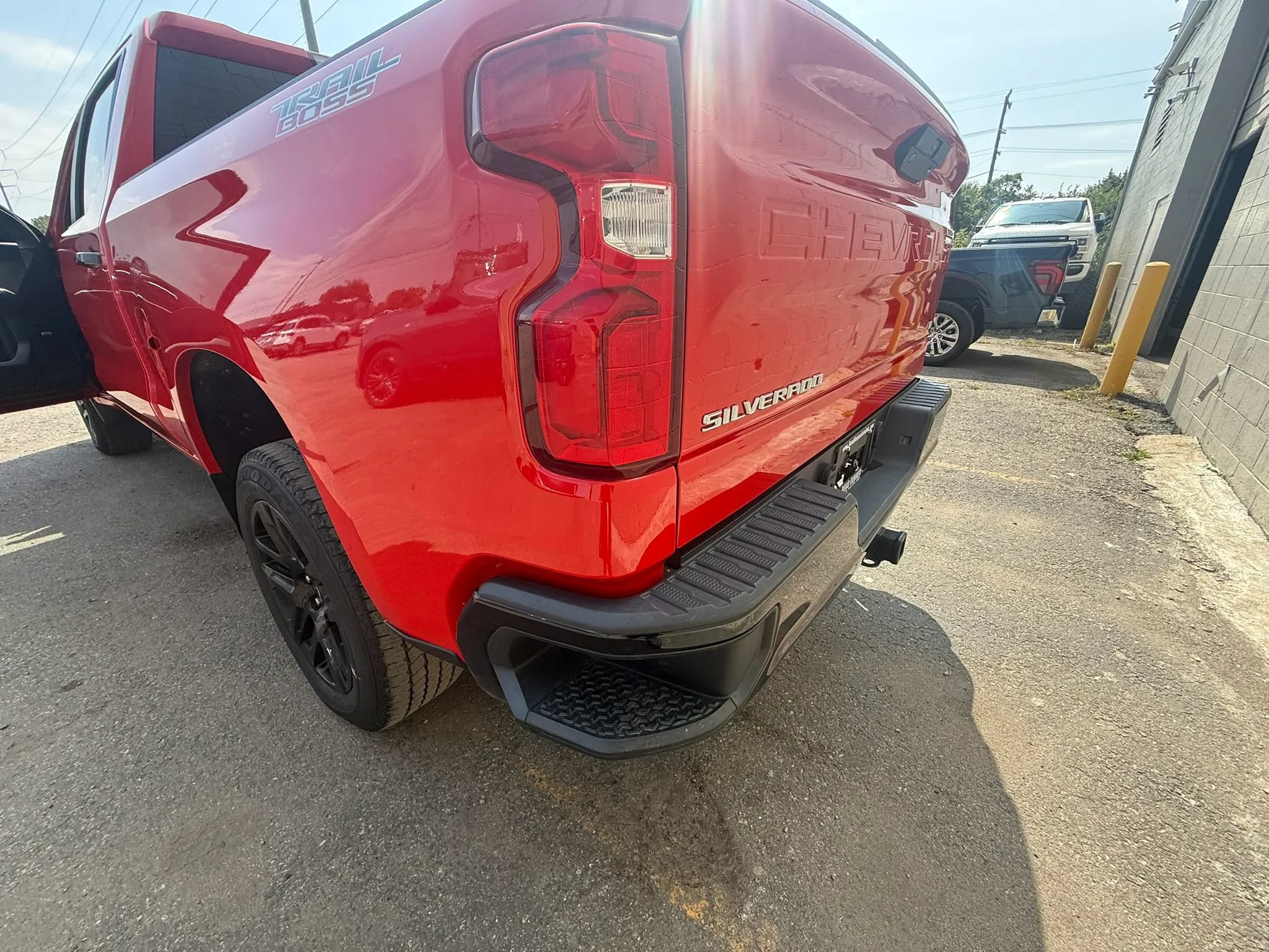 Used 2021 Chevrolet Silverado 1500 LT Trail Boss w/ Convenience Package II AWD/4WD image 29