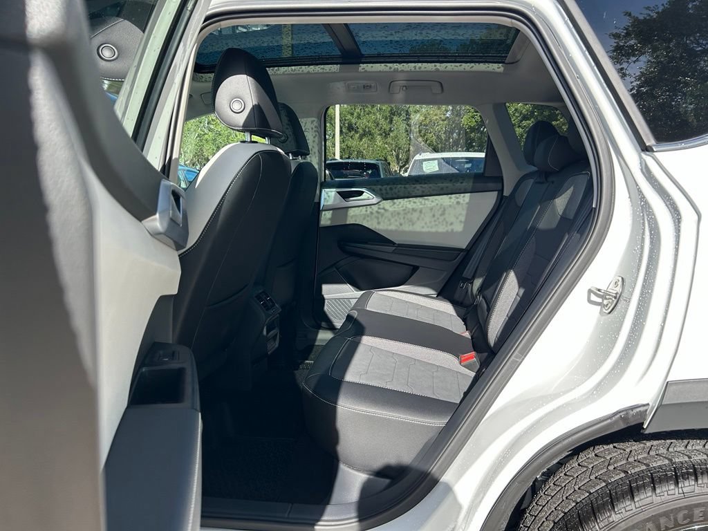 New 2026 Volkswagen Taos SE FWD image 43