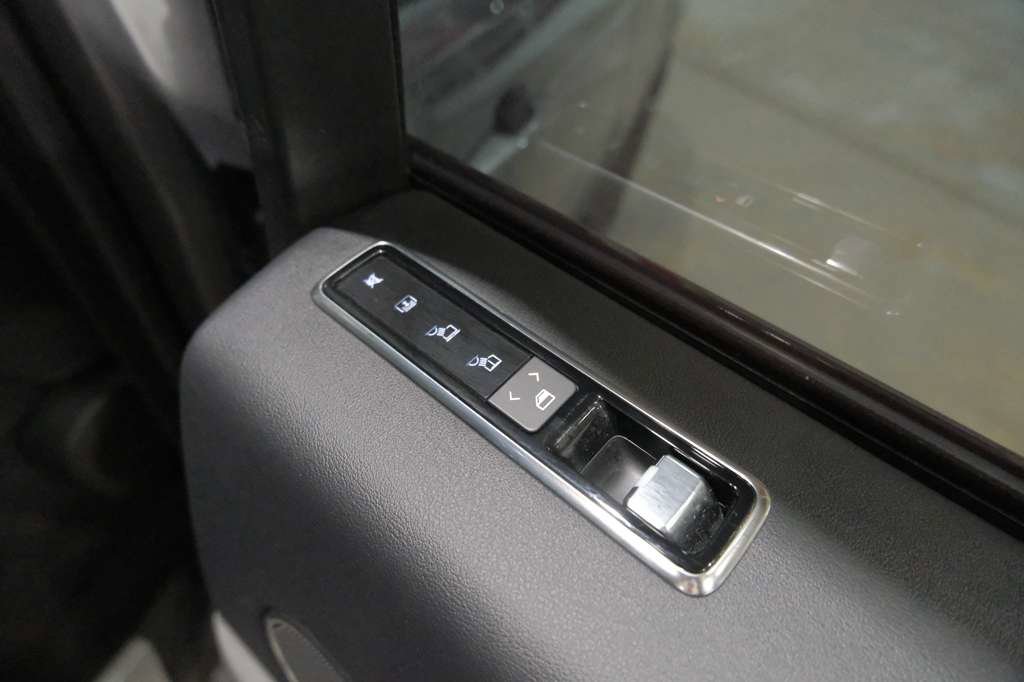 Used 2018 Land Rover Range Rover Supercharged AWD/4WD image 31