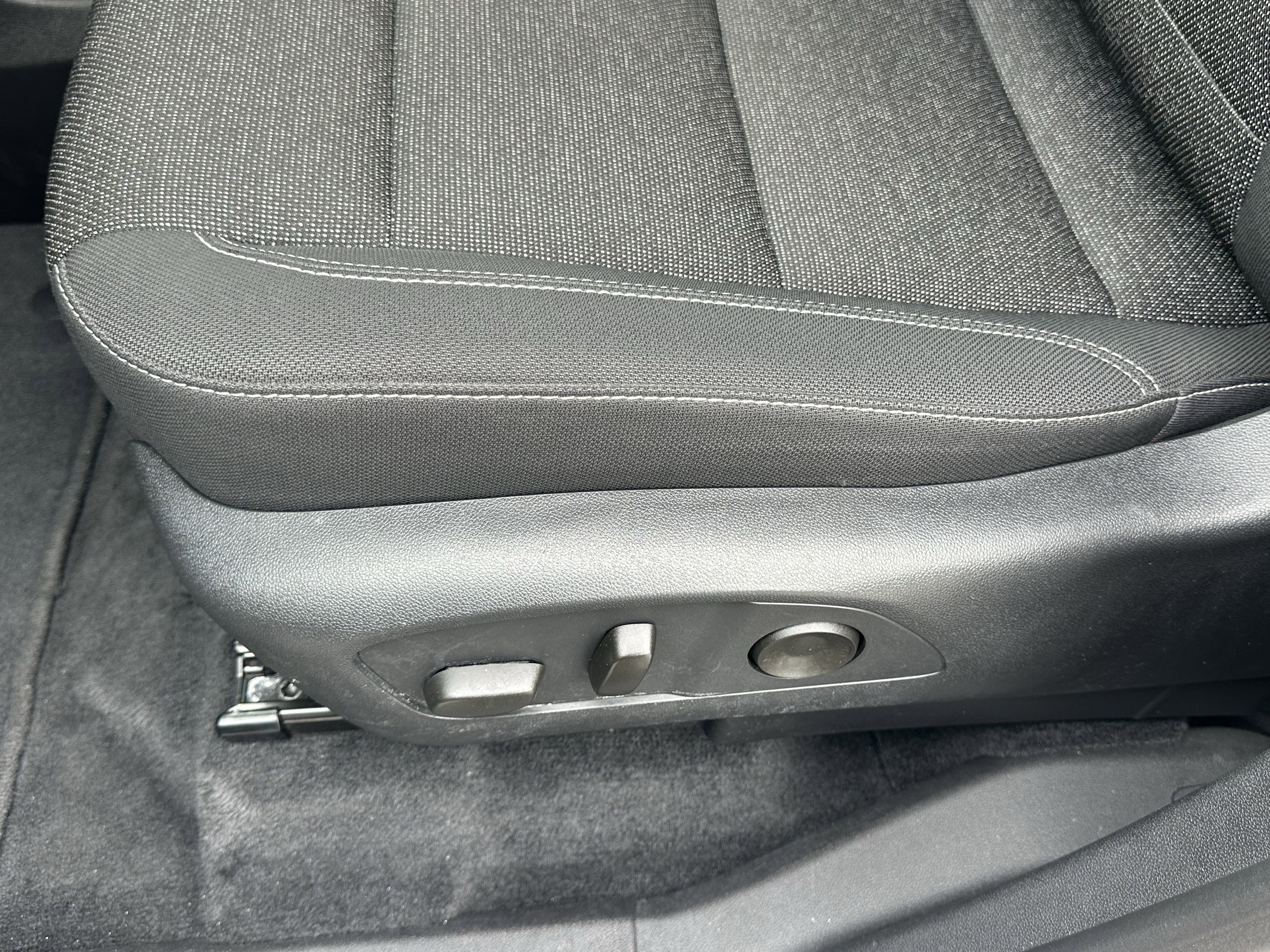 Certified 2025 Chevrolet Traverse LT image 33