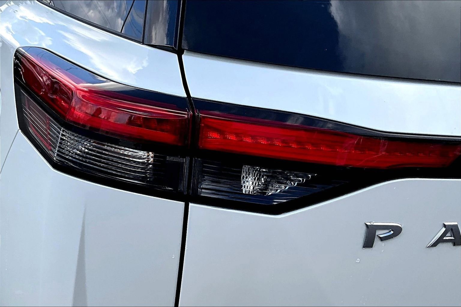 Used 2023 Nissan Pathfinder SL image 22