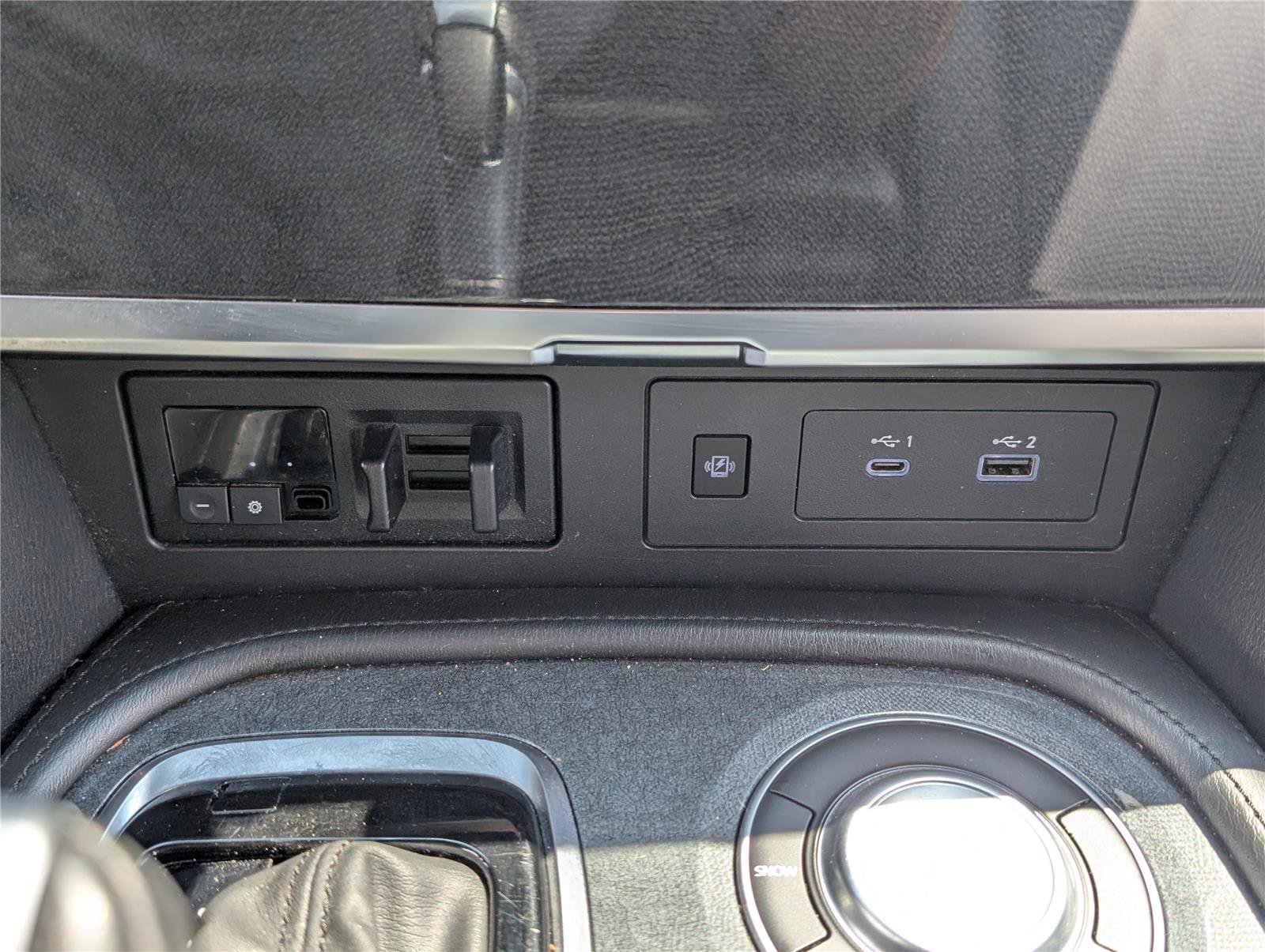 Used 2023 Nissan Armada SL w/ Midnight Edition Package image 28